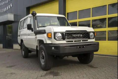 Annonce TOYOTA LAND CRUISER Essence 2023 d'occasion 