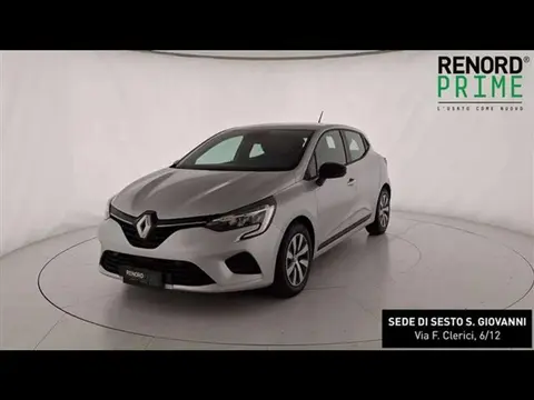 Used RENAULT CLIO Hybrid 2022 Ad 