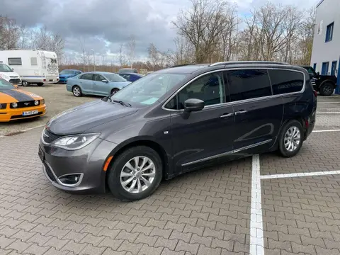 Used CHRYSLER PACIFICA Petrol 2018 Ad Germany