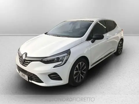 Used RENAULT CLIO Electric 2024 Ad 