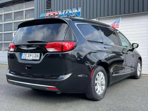 Used CHRYSLER PACIFICA Petrol 2018 Ad Germany