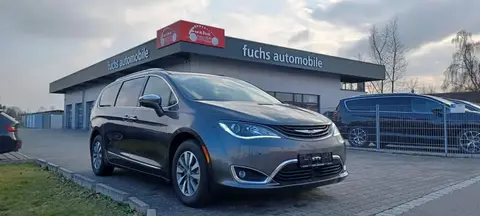Used CHRYSLER PACIFICA Hybrid 2018 Ad 