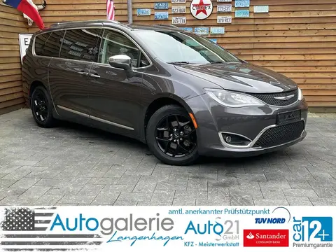 Used CHRYSLER PACIFICA LPG 2017 Ad Germany