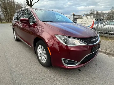 Used CHRYSLER PACIFICA Petrol 2017 Ad Germany
