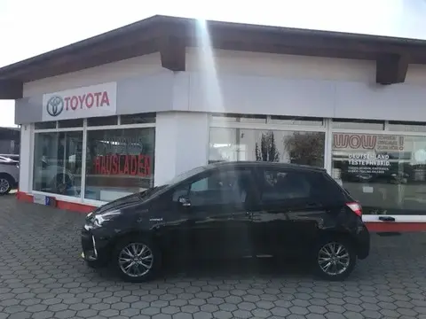 Used TOYOTA YARIS Hybrid 2017 Ad 