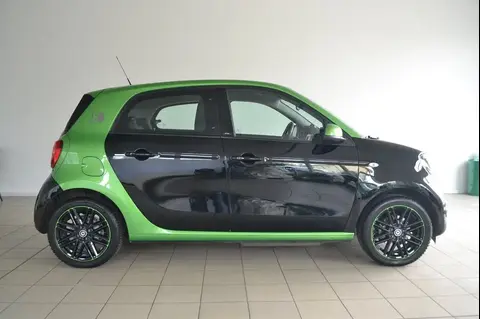 Used SMART FORFOUR Electric 2017 Ad 