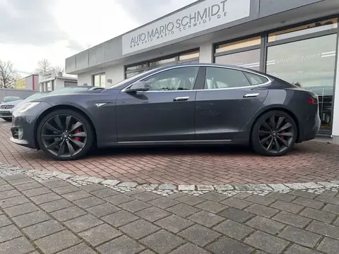 Used TESLA MODEL S Electric 2016 Ad Germany