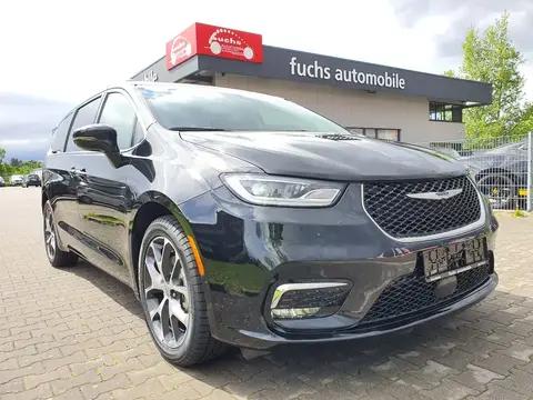Used CHRYSLER PACIFICA Petrol 2022 Ad Germany
