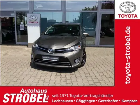 Annonce TOYOTA VERSO Essence 2018 d'occasion Allemagne
