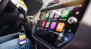Apple CarPlay, MirrorLink, Android Auto : quelles solutions pour connecter son smartphone à sa voiture ?