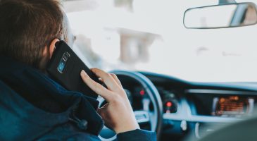6 astuces pour éviter de téléphoner en conduisant
