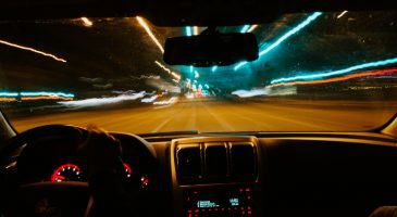 10 bons réflexes pour rouler de nuit en toute sécurité