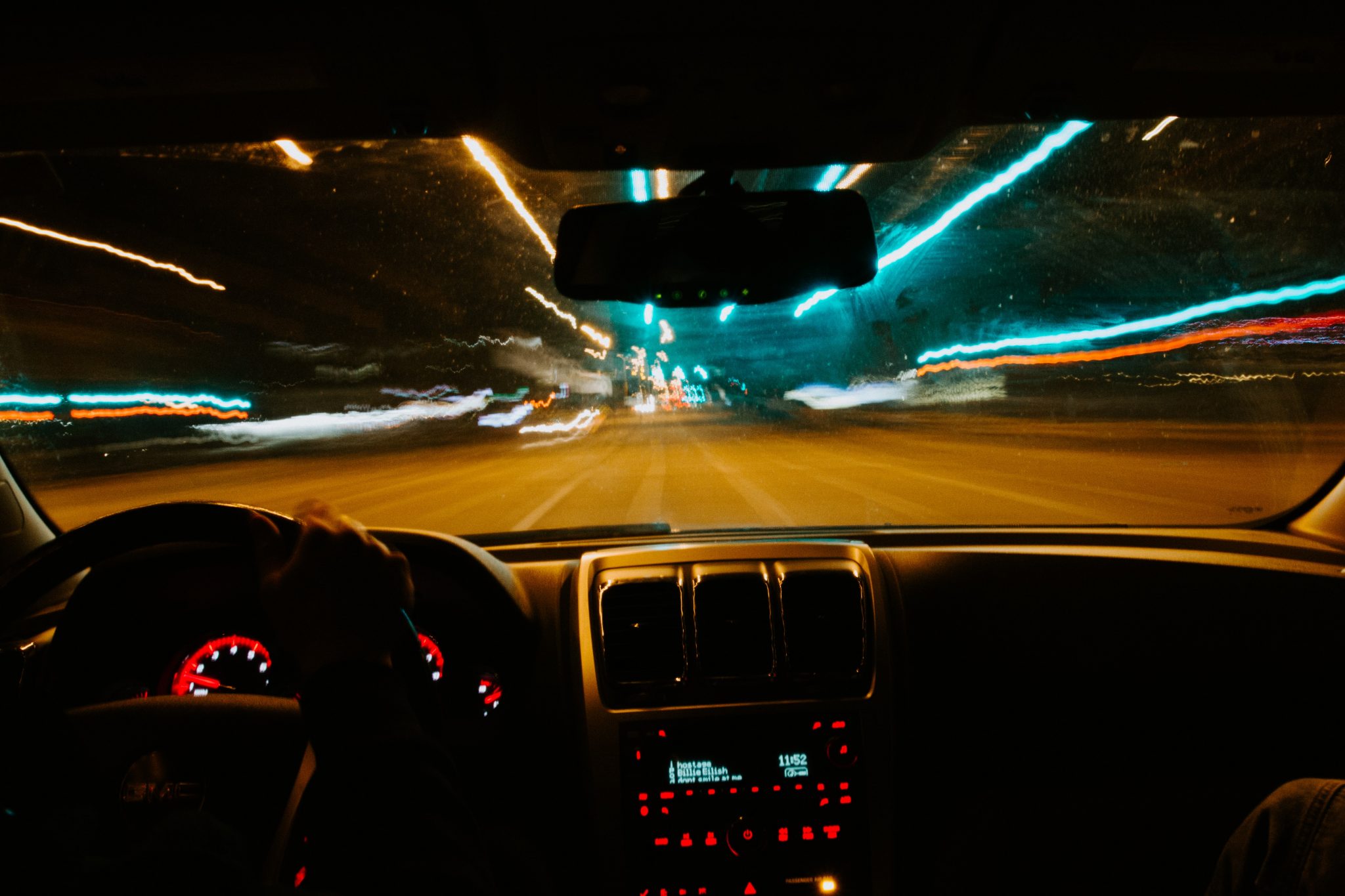 10 bons réflexes pour rouler de nuit en toute sécurité