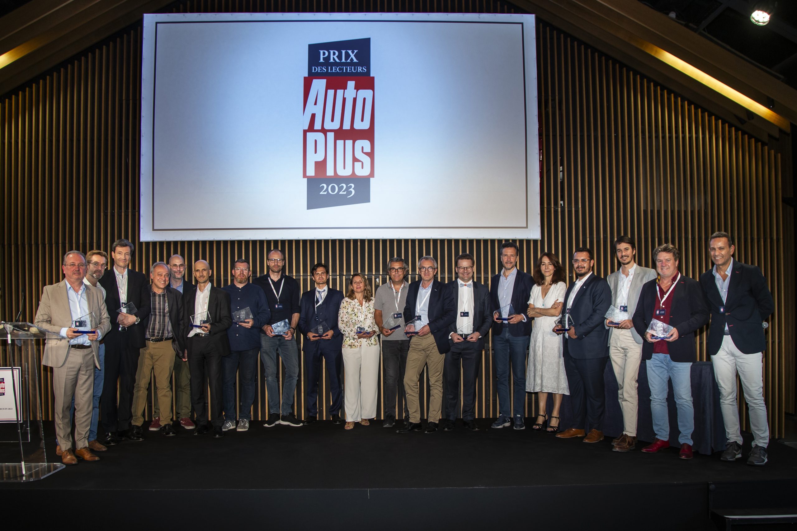 Reezocar, filiale du Groupe Société Générale, remporte le Prix Auto Plus 2023 dans la catégorie Meilleur Distributeur Automobile