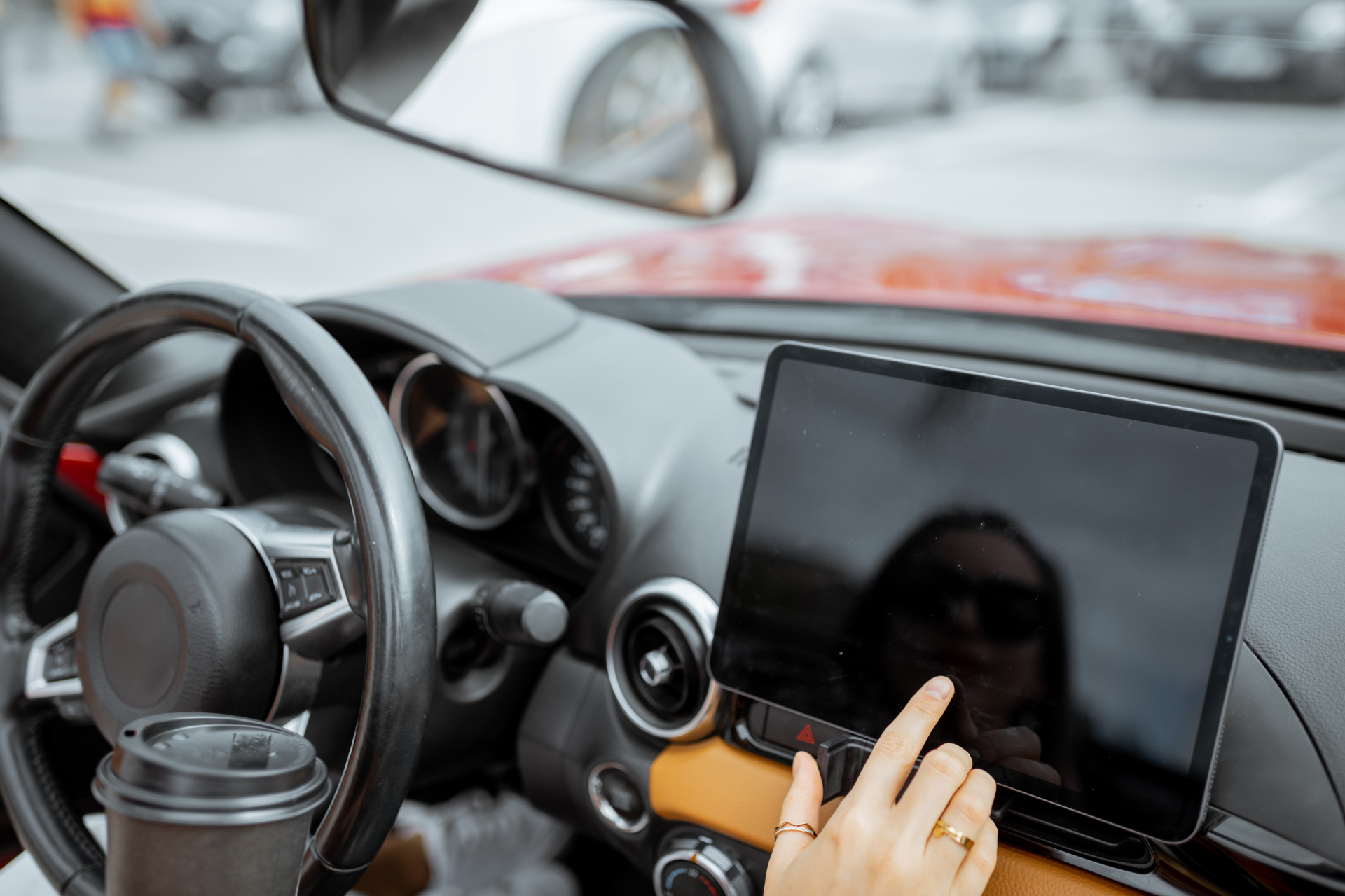 Sécurité auto : la fin des écrans tactiles dans les véhicules ?