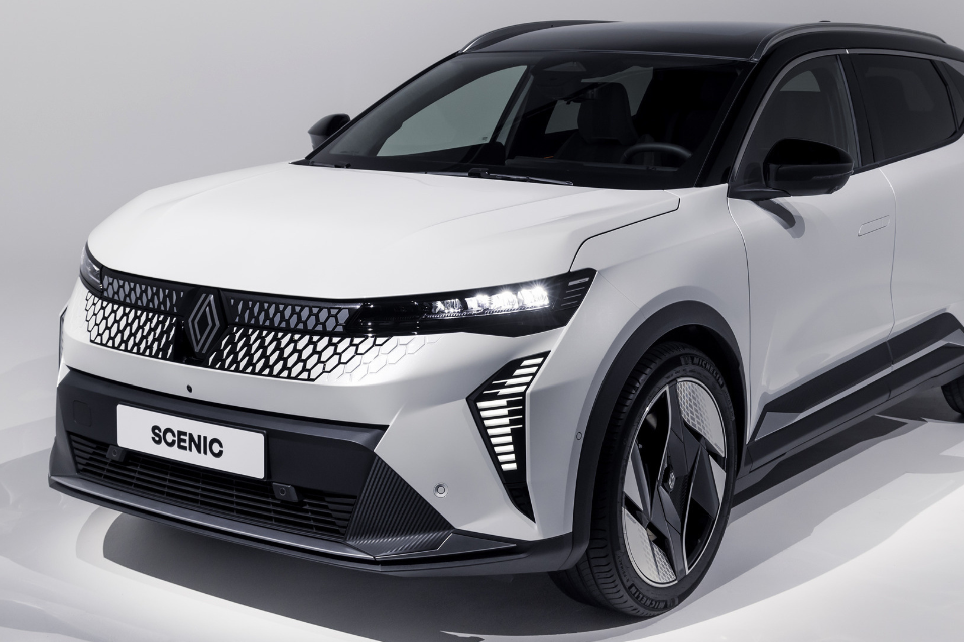 Renault Scénic E-Tech : le SUV électrique élu voiture de l’année 2024