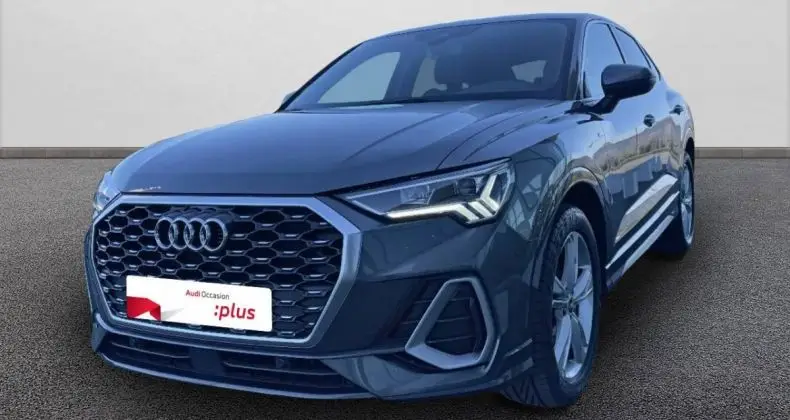 Photo 1 : Audi Q3 2022 Petrol