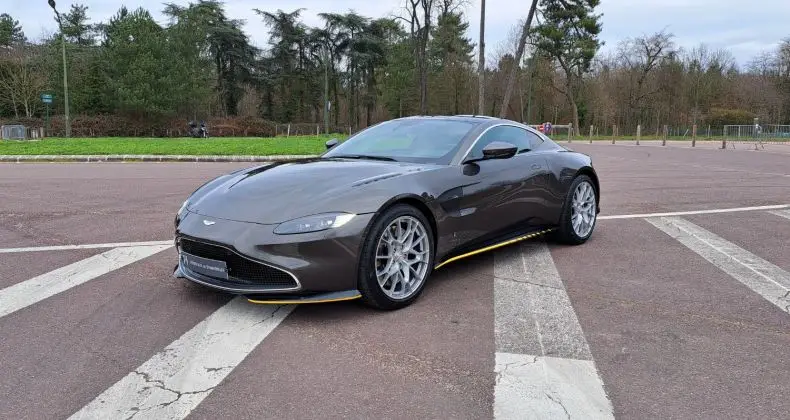 Photo 1 : Aston Martin V8 2021 Essence