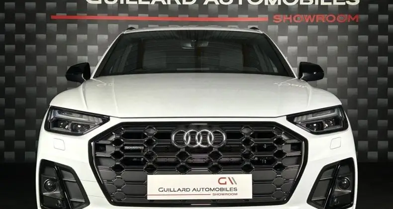 Photo 1 : Audi Q5 2023 Hybrid