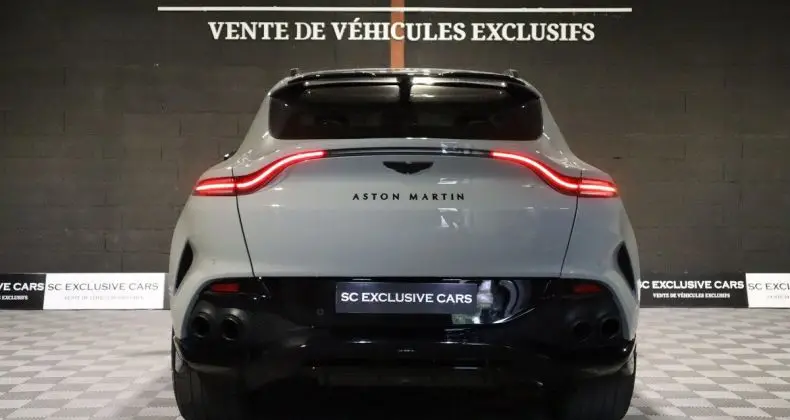 Photo 1 : Aston Martin Dbx 2022 Essence