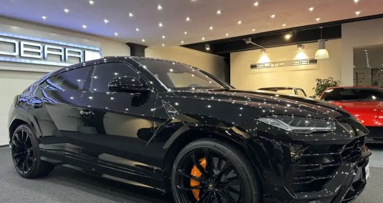 Photo 1 : Lamborghini Urus 2019 Petrol