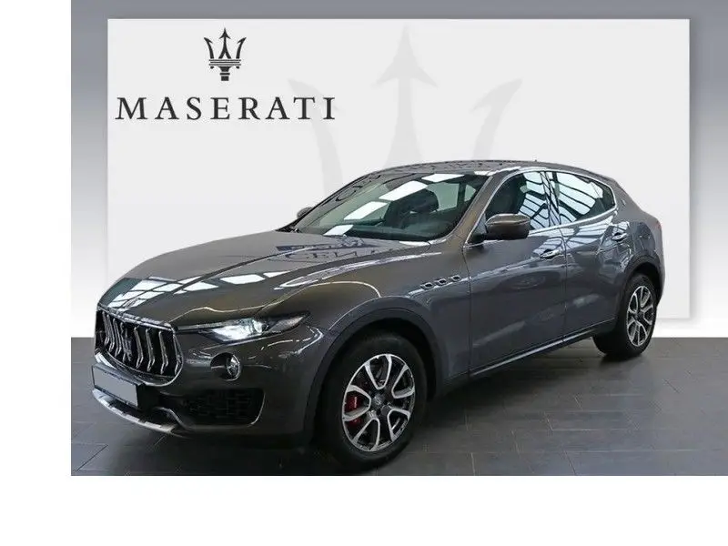 Photo 1 : Maserati Levante 2017 Essence