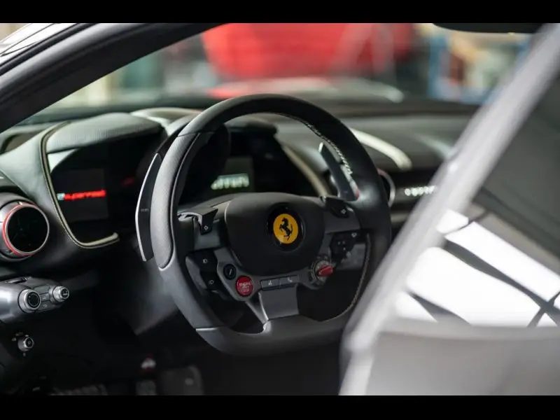 Photo 1 : Ferrari 812 2020 Essence