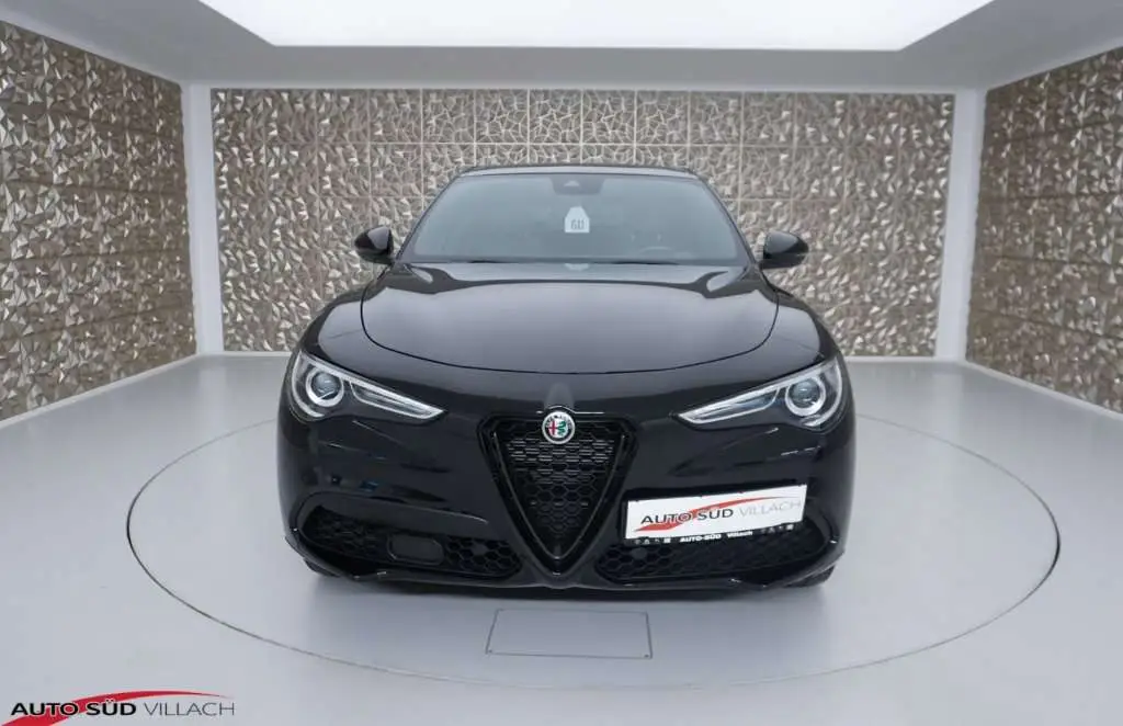 Photo 1 : Alfa Romeo Stelvio 2022 Essence