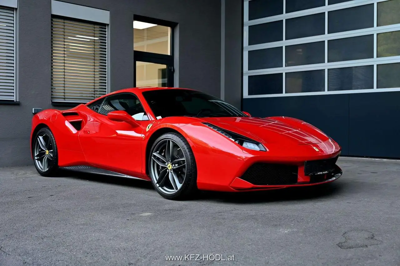 Photo 1 : Ferrari 488 2015 Essence