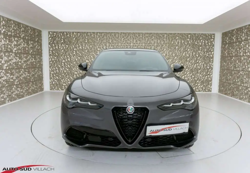 Photo 1 : Alfa Romeo Stelvio 2023 Essence
