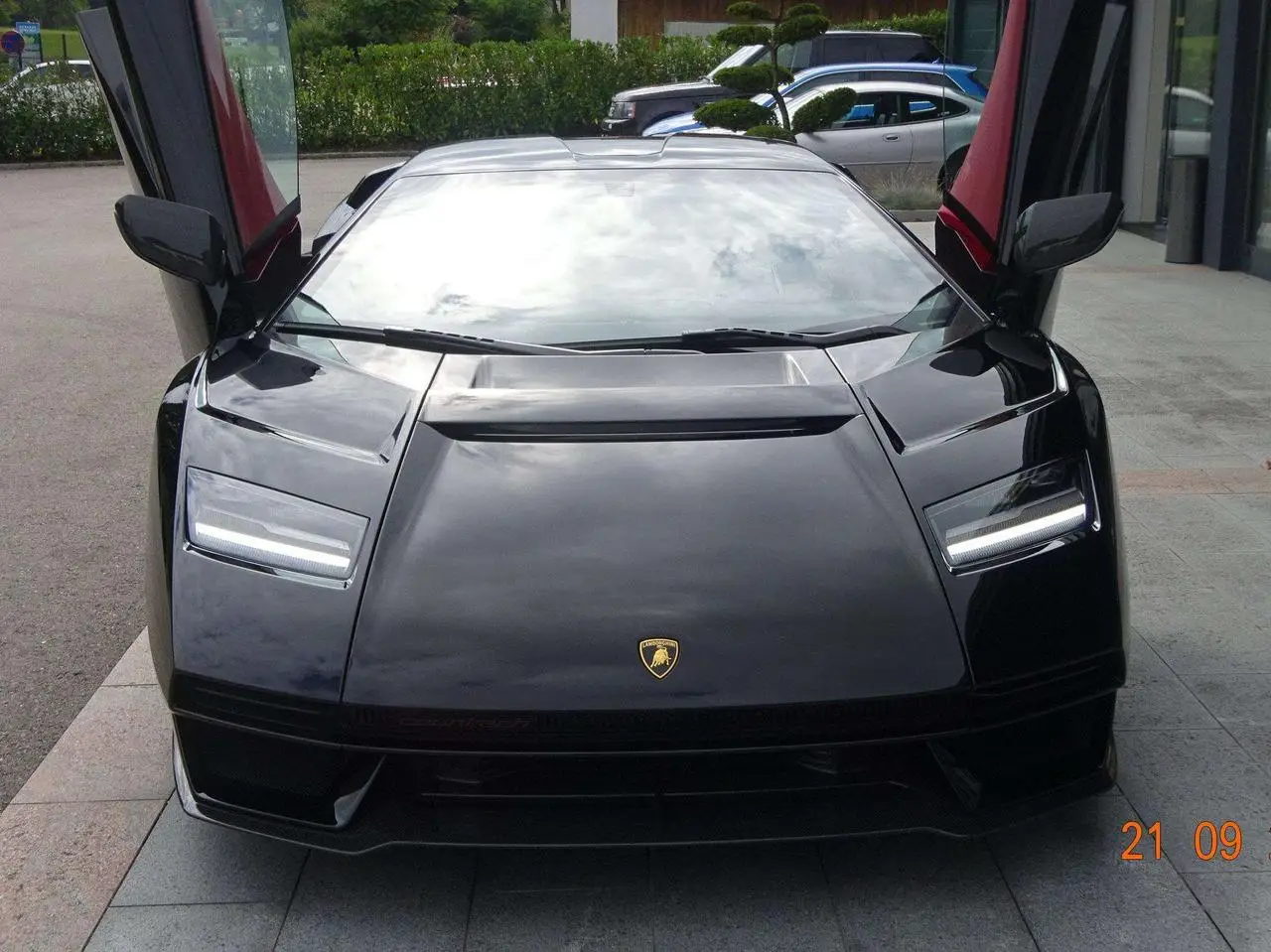 Photo 1 : Lamborghini Countach 2022 Petrol