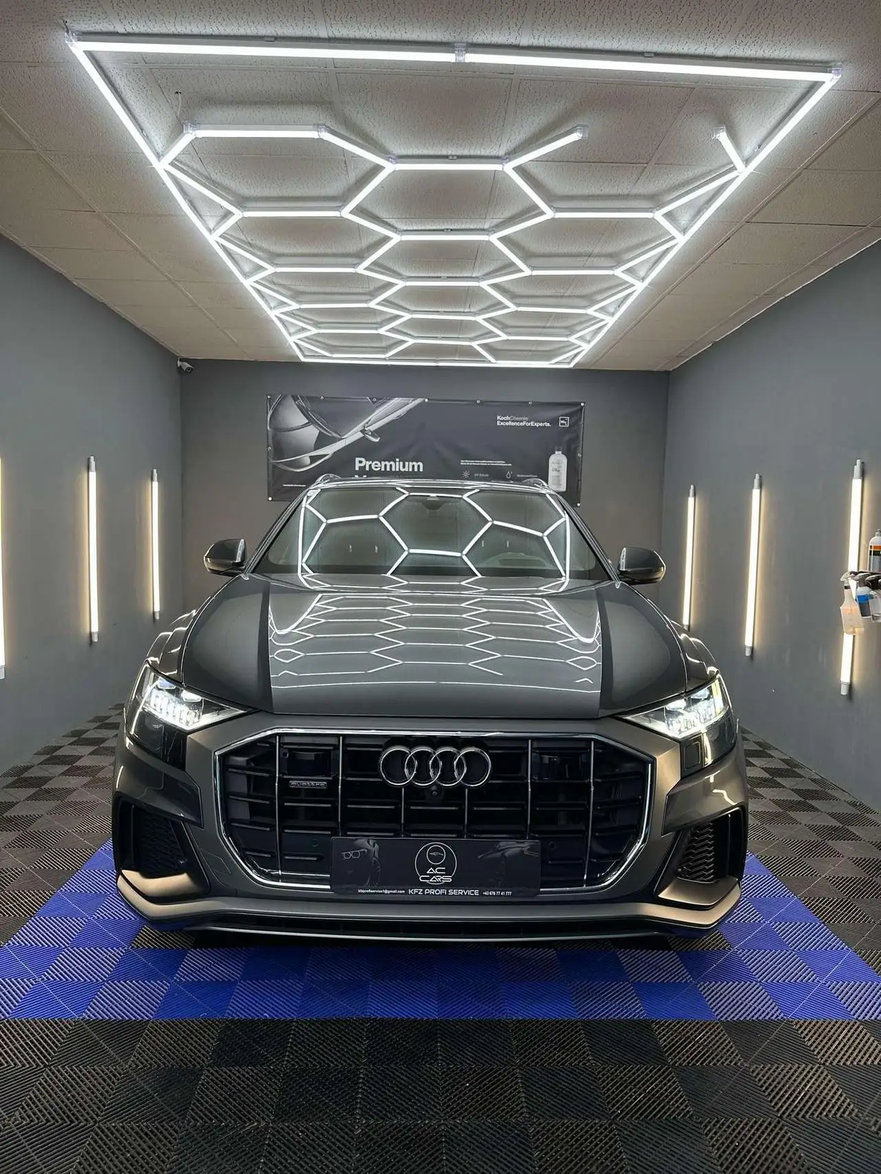 Photo 1 : Audi Q8 2018 Diesel