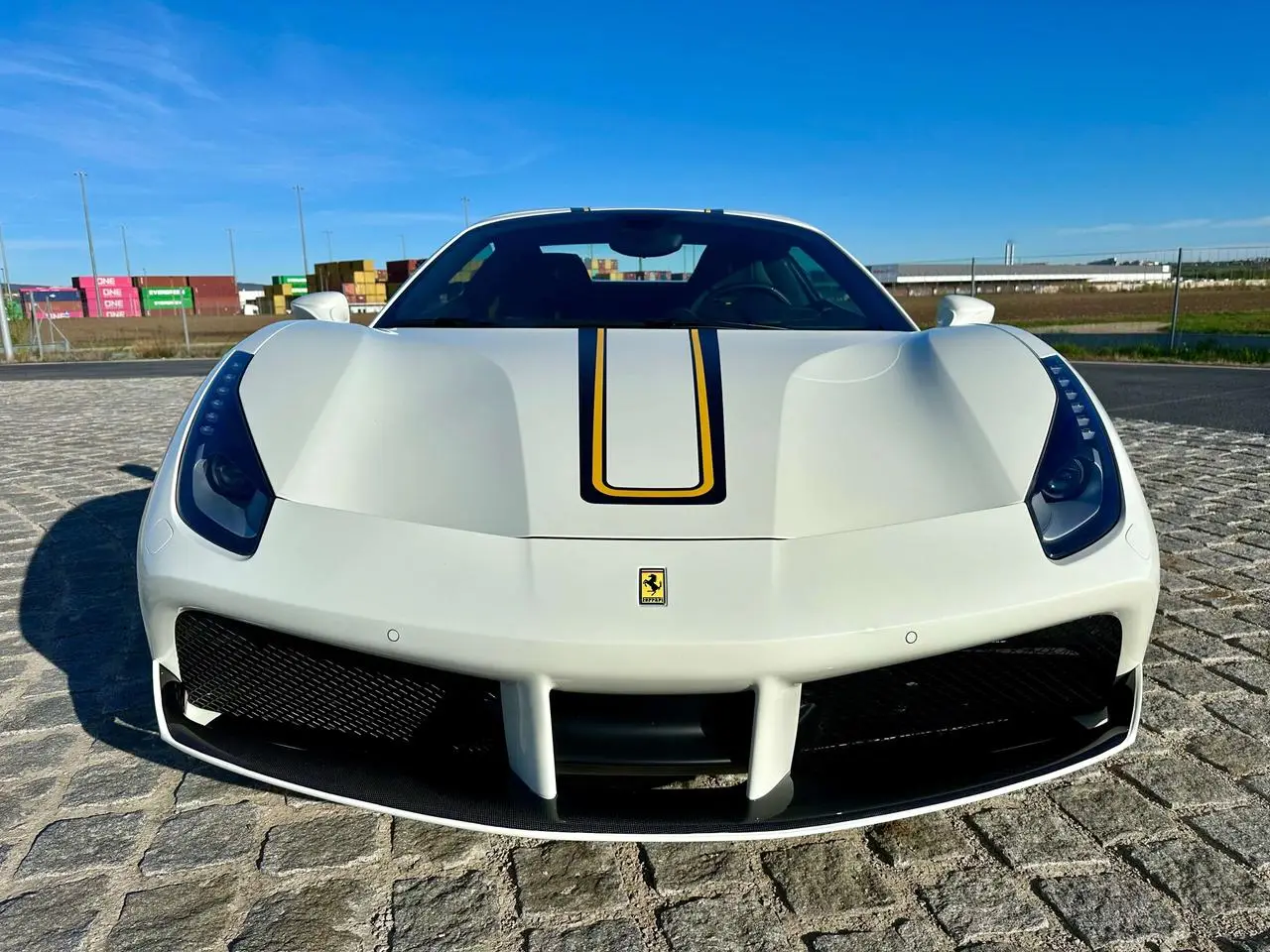Photo 1 : Ferrari 488 2018 Petrol