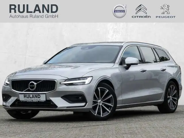 Photo 1 : Volvo V60 2021 Essence