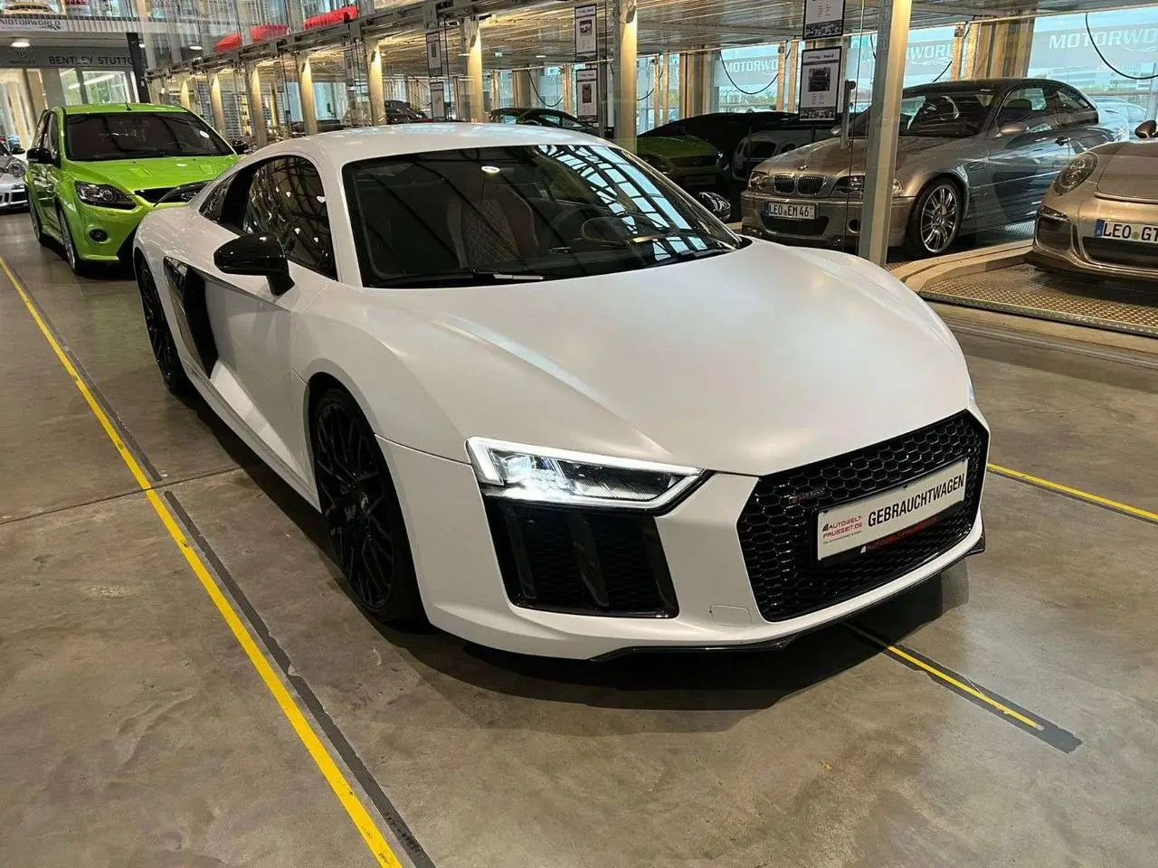 Photo 1 : Audi R8 2018 Petrol