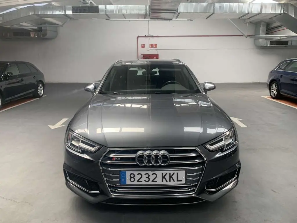 Photo 1 : Audi S4 2018 Petrol