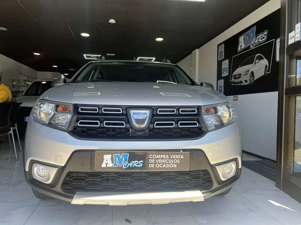 Photo 1 : Dacia Sandero 2018 Essence