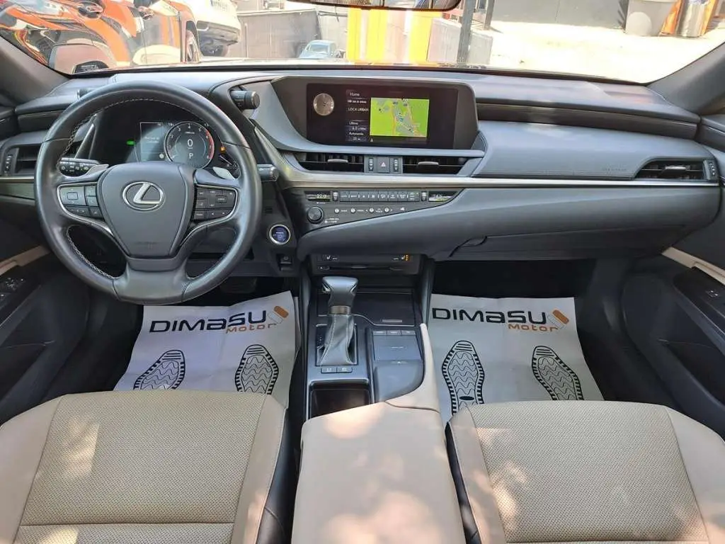 Photo 1 : Lexus Es 2019 Hybride