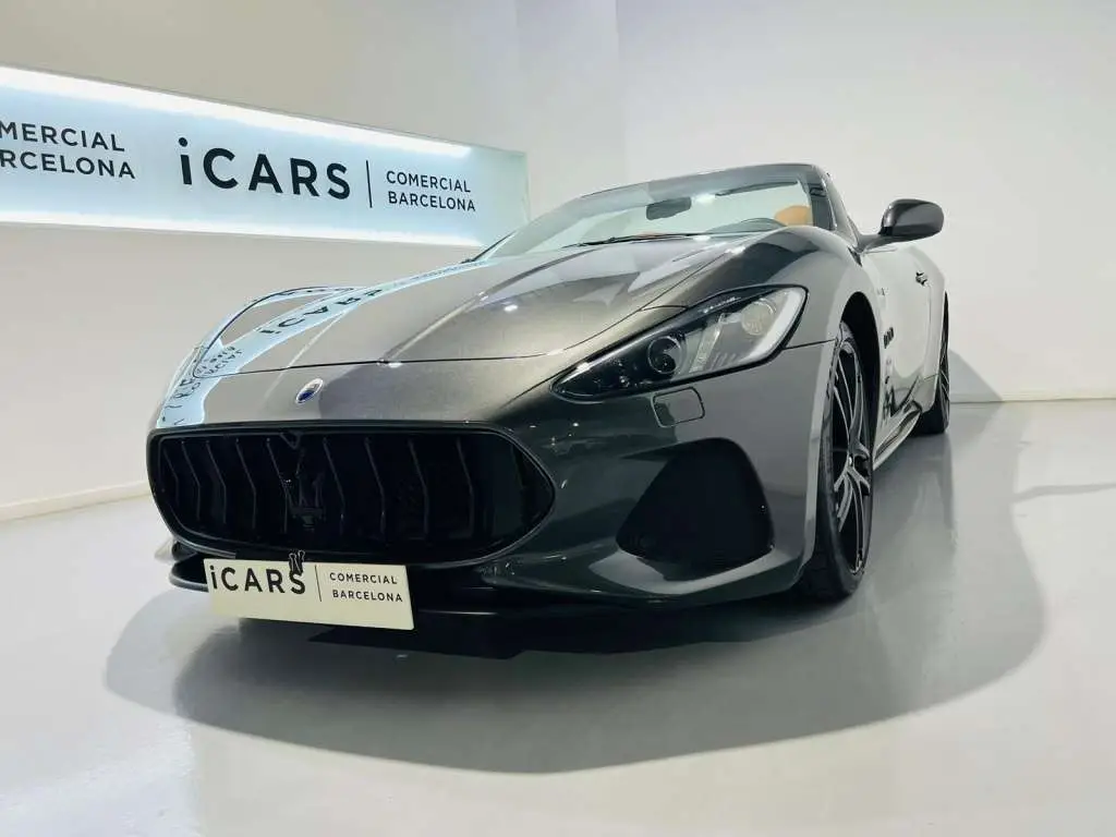 Photo 1 : Maserati Grancabrio 2018 Essence