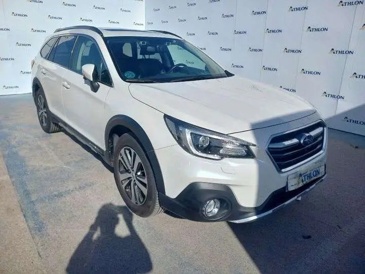 Photo 1 : Subaru Outback 2020 Petrol