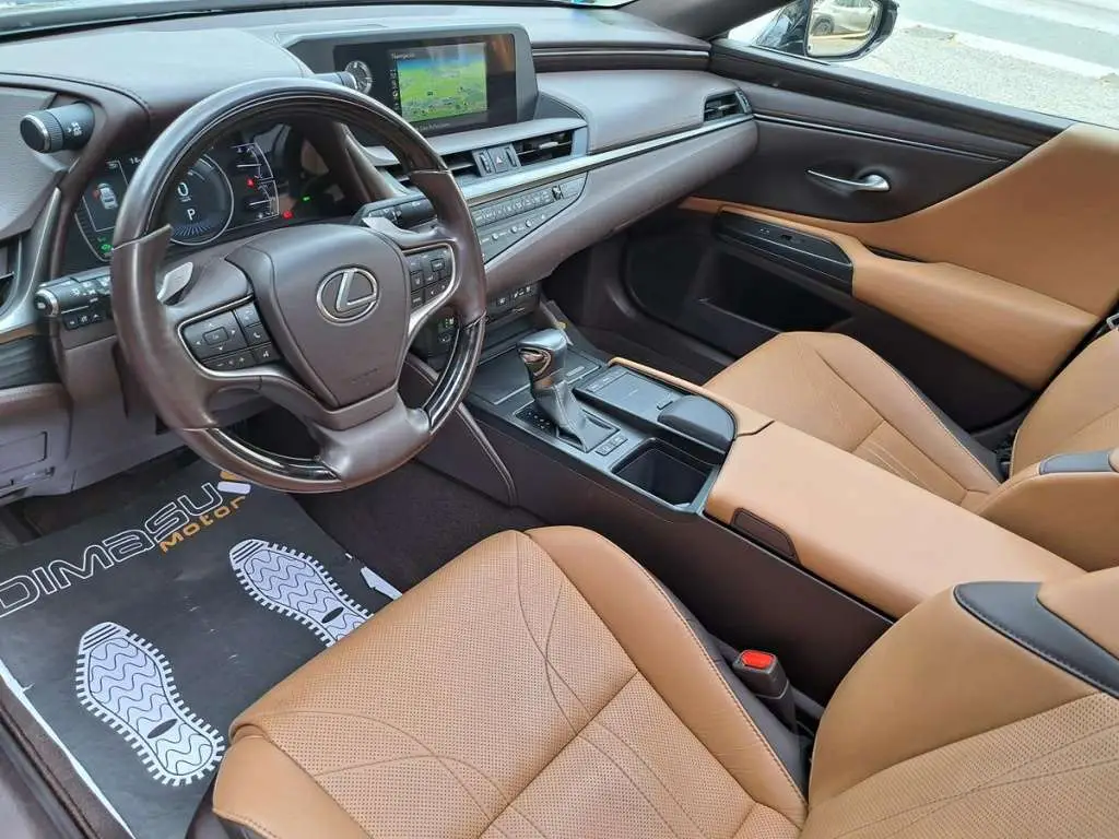 Photo 1 : Lexus Es 2019 Hybride