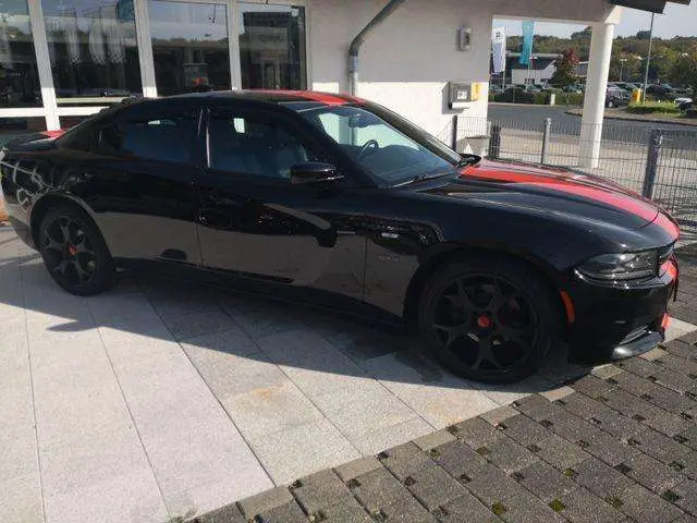 Photo 1 : Dodge Charger 2017 Petrol