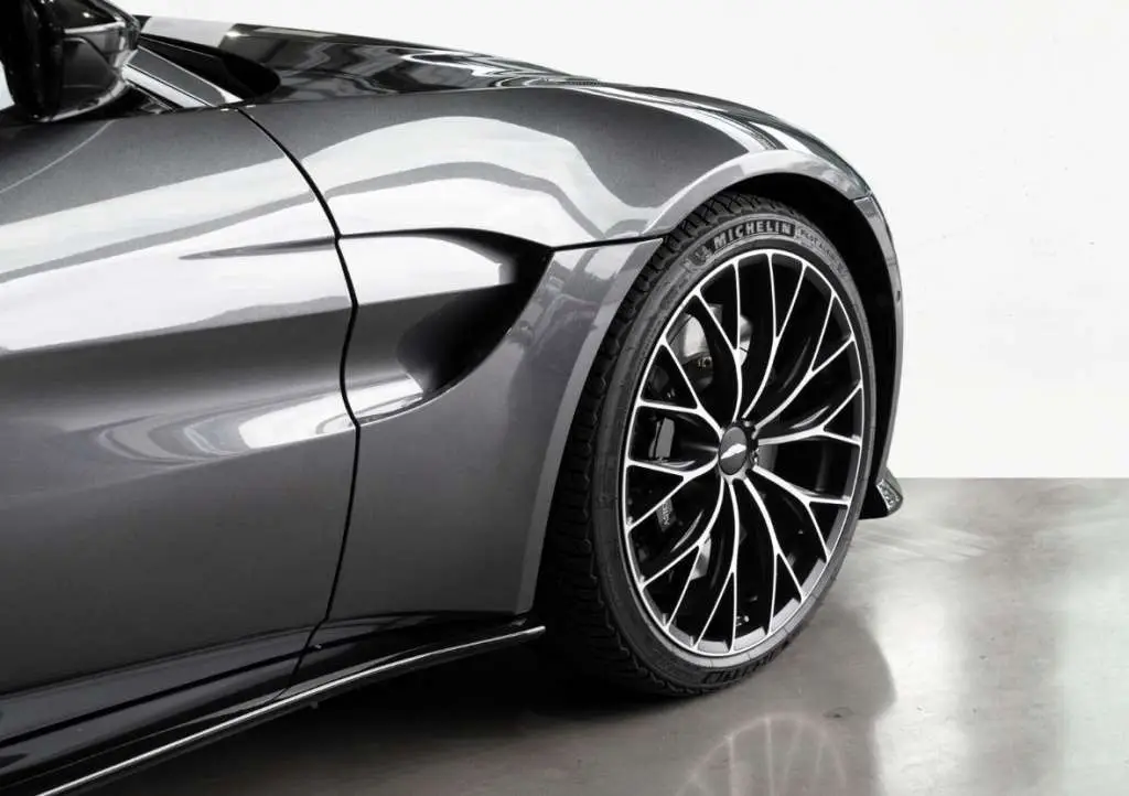 Photo 1 : Aston Martin Vantage 2022 Essence