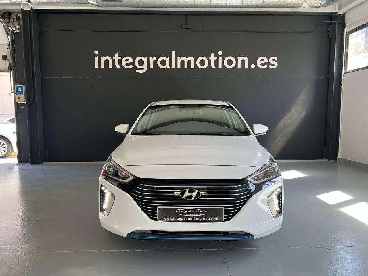 Photo 1 : Hyundai Ioniq 2017 Hybrid