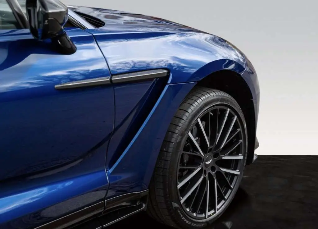 Photo 1 : Aston Martin Dbx 2023 Petrol