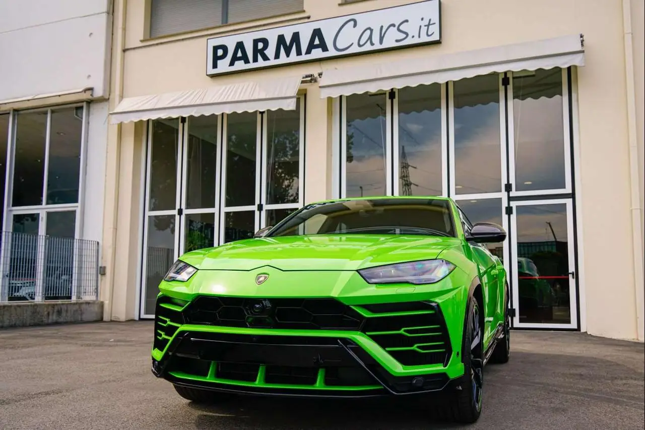 Photo 1 : Lamborghini Urus 2021 Petrol