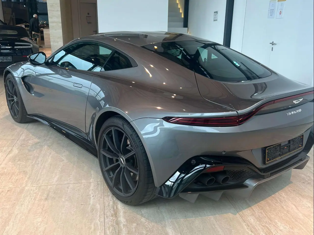 Photo 1 : Aston Martin Vantage 2019 Petrol