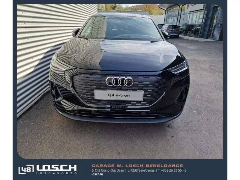 Photo 1 : Audi Q4 2024 Électrique