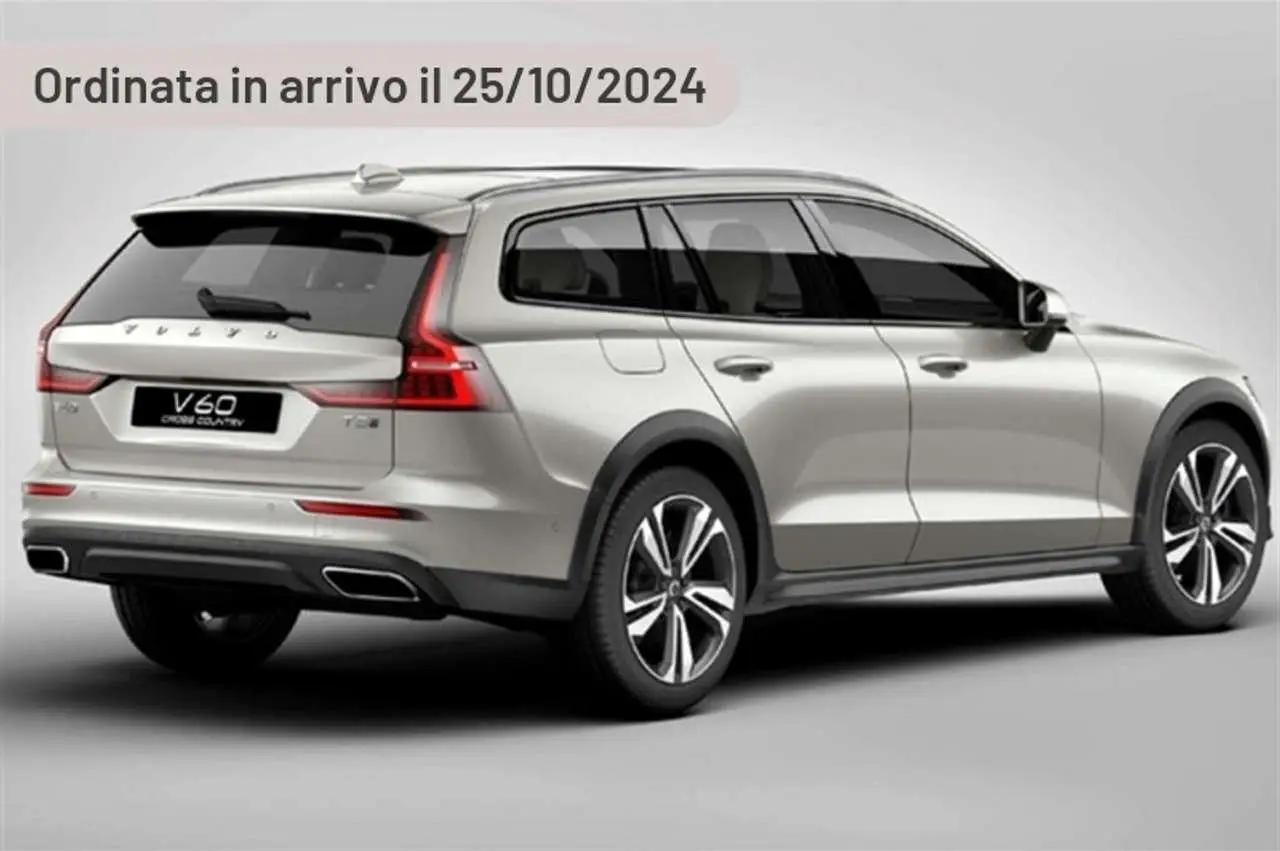 Photo 1 : Volvo V60 2024 Hybride