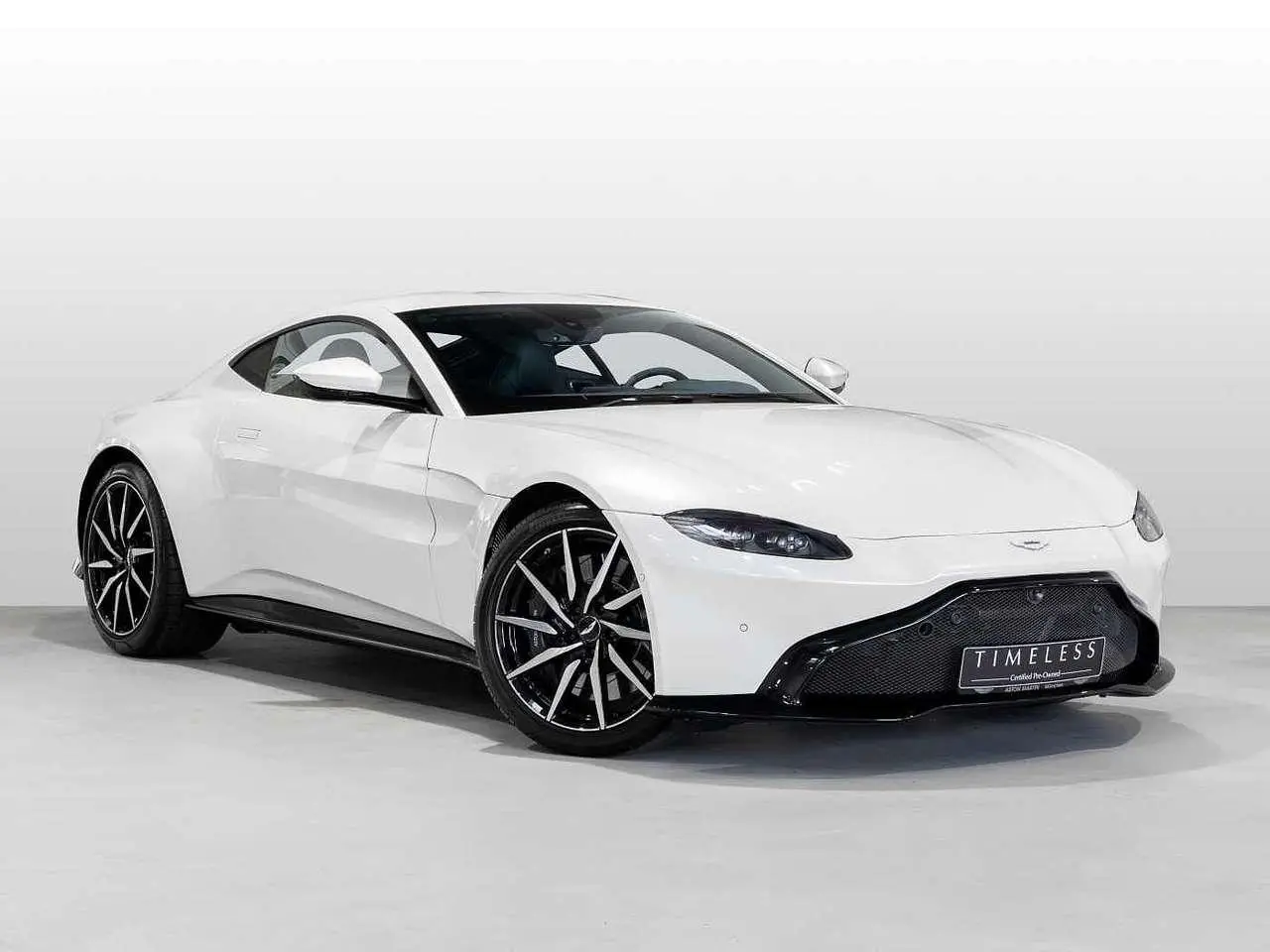 Photo 1 : Aston Martin V8 2018 Petrol